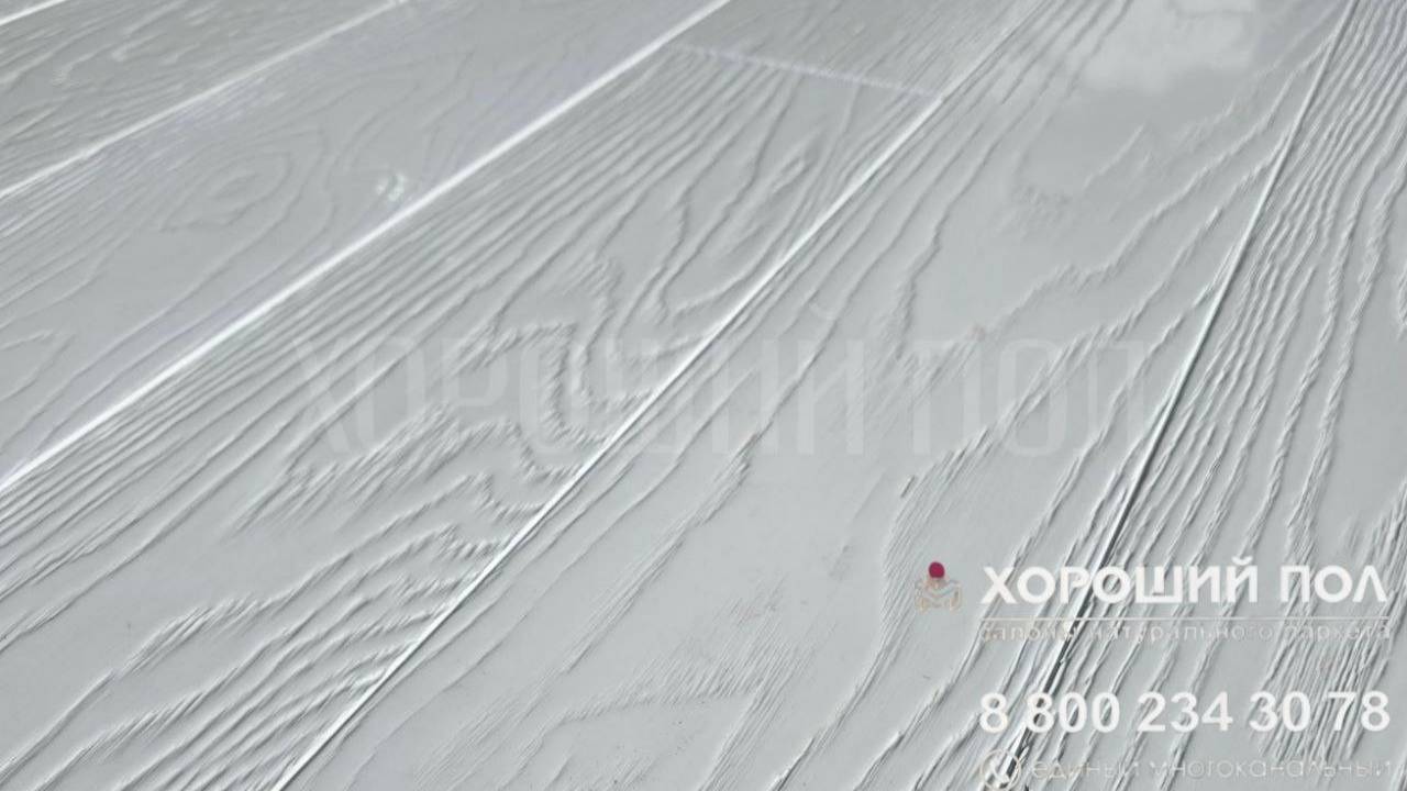 Глянцевый белоснежный  паркет в салонах натурального паркета *ХОРОШИЙ ПОЛ*