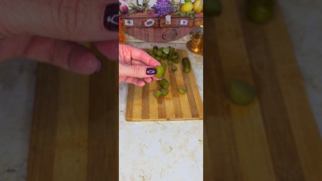 Немецкий салат. Картофельный салат с селёдкой и маринованными огурцами