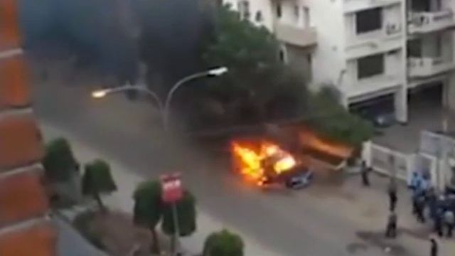 Взрыв горящего автомобиля на сжиженном газе