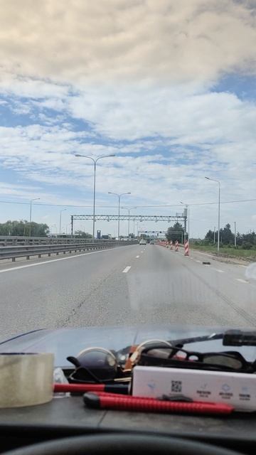 От одних друзей еду к другим.