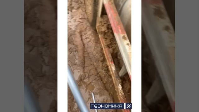 Монтаж датчика уровня топлива В топливный бак автомобиля для учета расхода ГСМ в системе