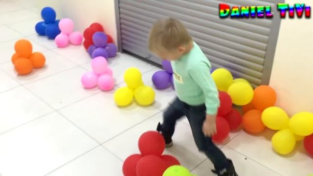 Играем в шарики, бегаем по коридору, просто так