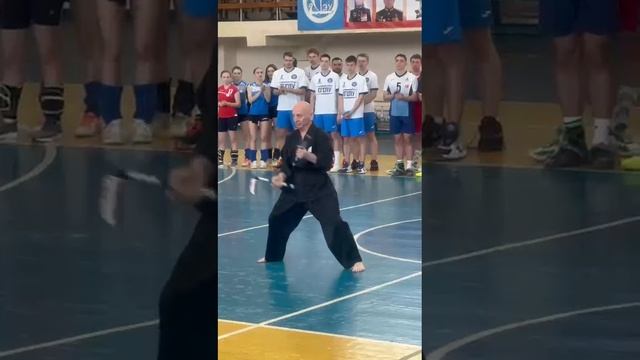 Мастер.