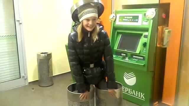 Девочка которая насрала в подъезде. ШБ 57.