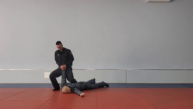 Скручивание руки наружу (рычаг руки наружу)
