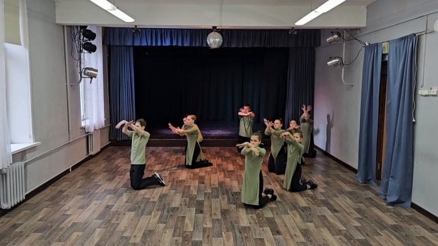 Танцевальный номер "Ветви"