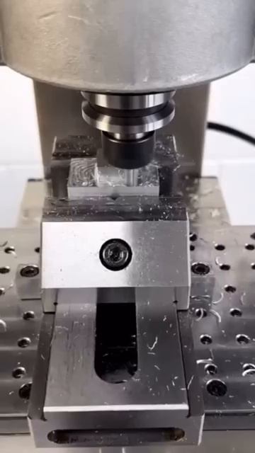 Machining on CNC Milling #aluminum#machinist #machine #cnc #machinetools