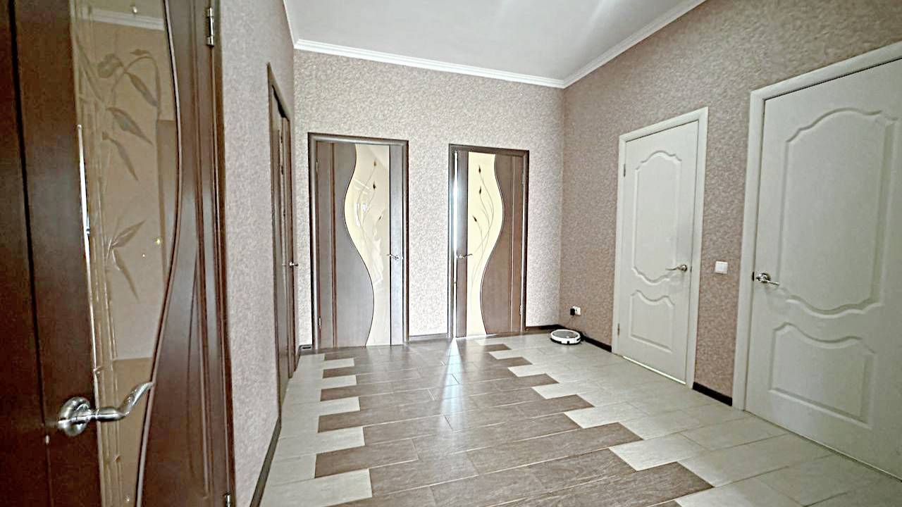 Отличный дом 120 кв.м. 9 соток 3 комнаты гардеробная евроремонт. Краснодарский край, город Армавир.