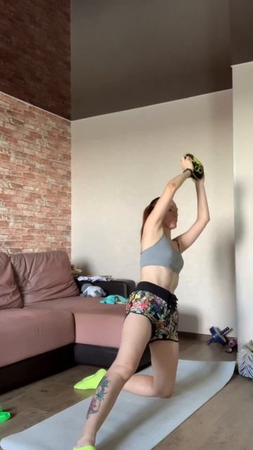 Боковые наклоны с гантелей