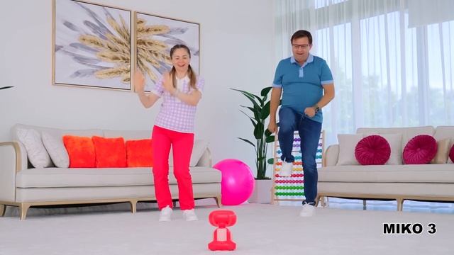 ДИАНА И РОМА - Miko Mini встречает Диану и Рому – Умный Робот для Детей!