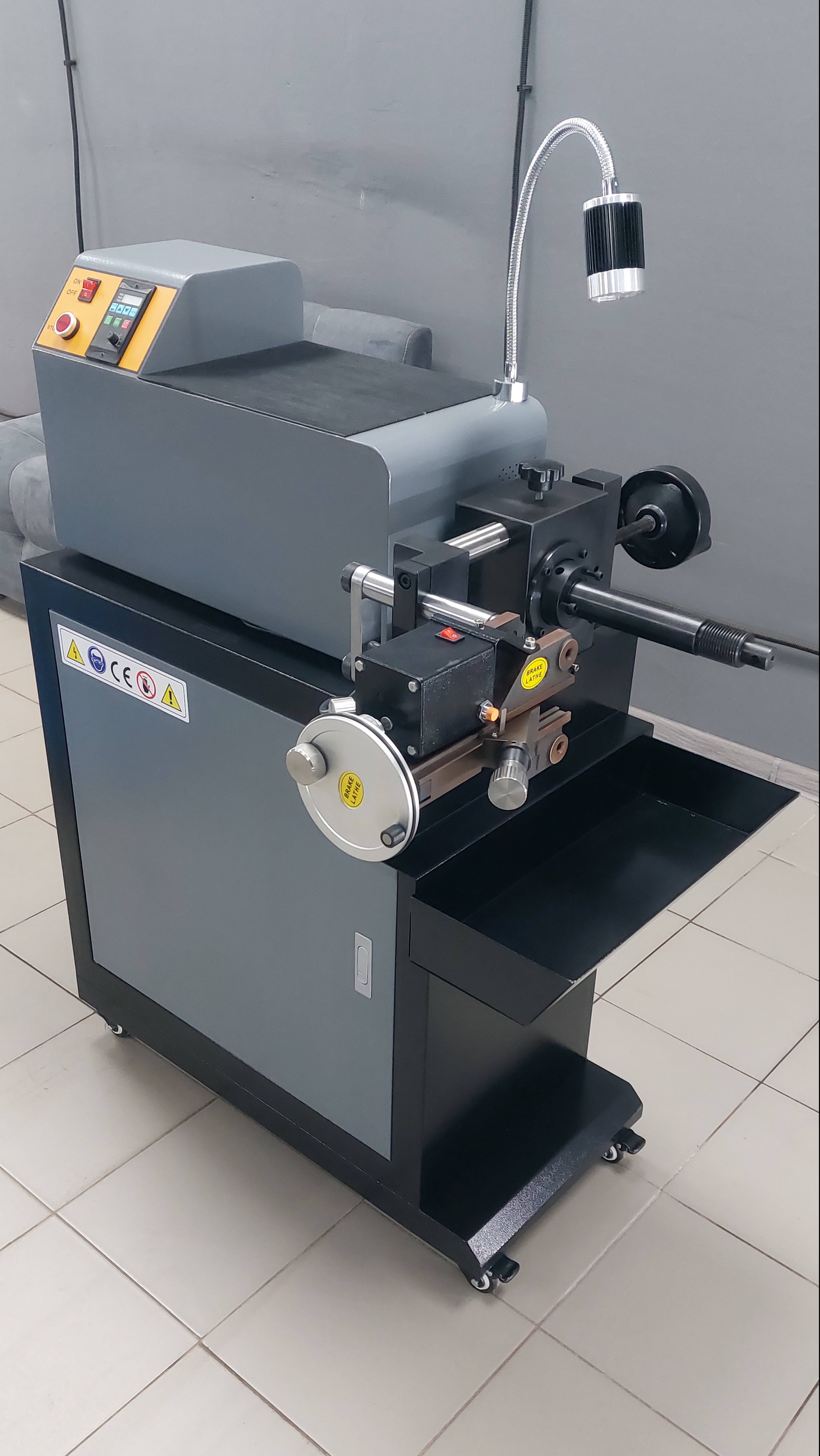 Краткий обзор станка по проточке тормозных дисков AM-553.