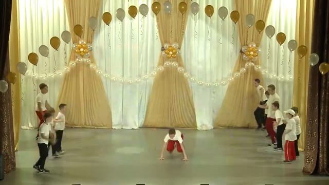 Копия видео "Брейк денс Лиски"
