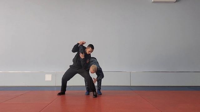 Защита от удара кулаком сбоку