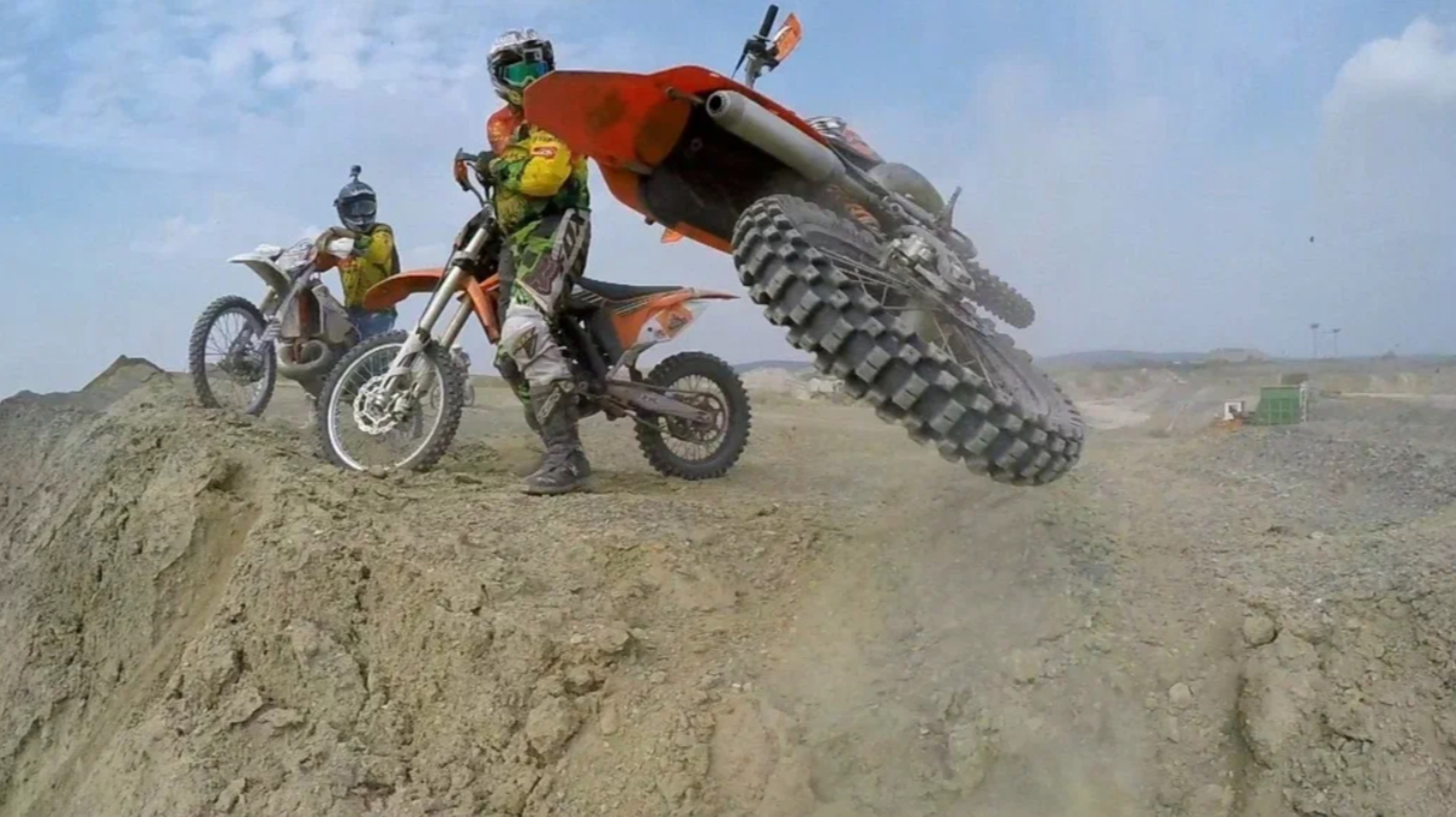 Попробуй заскочи. Dirt bike Hill Climb