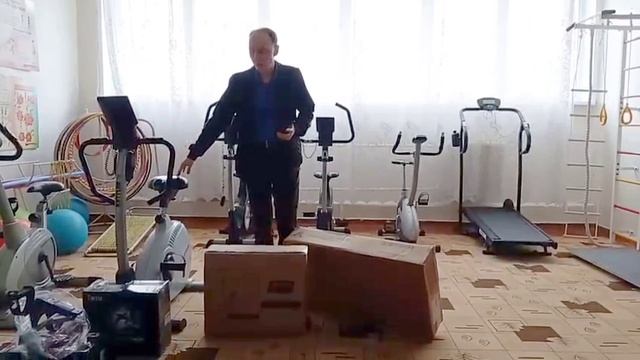 Спортивный инвентарь от жителей Кубани доставили в школу-интернат в Енакиеве