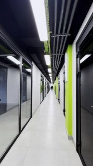 Бизнес-центр "ИННОВАЦИИ", офис с декоративной штукатуркой