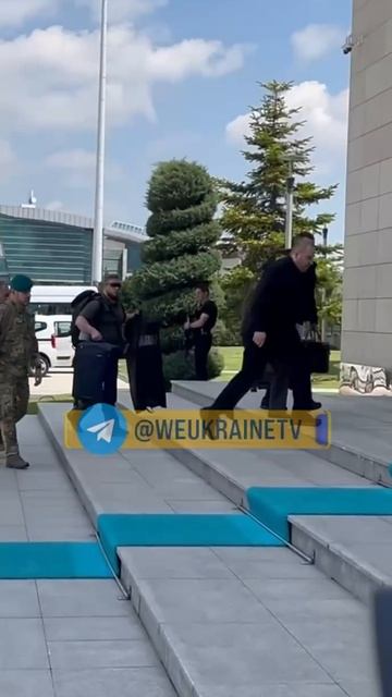 В состав делегации Украины для переговоров также вошли- ▪️Начальник Генштаба ВСУ Андрей Гнатов;...