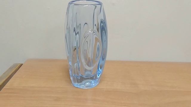 голубенькая ваза
