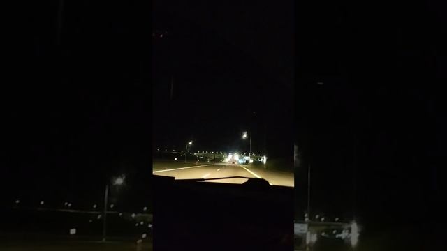 Трасса М4 с мигающими фонарями, позитивный участок трассы в Ростовской области, мерцающая трасса