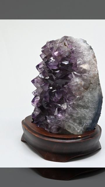 Друза аметистовая на подставке 140*105*150мм, 1880г (F) Арт: 2010117