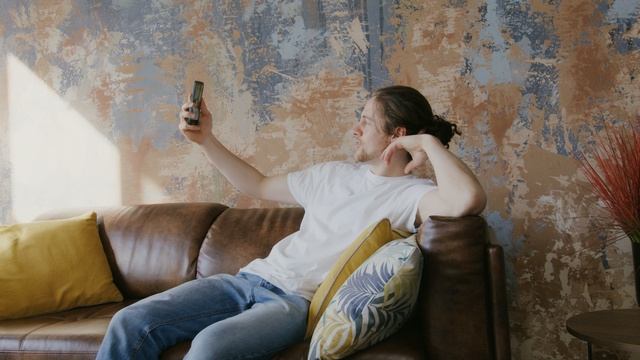 7480855-uhd_3840_2160_25fps
