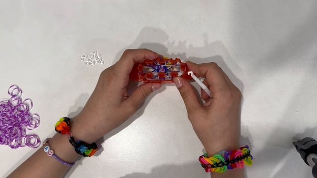 Браслет снежинка из резинок на станке для начинающих