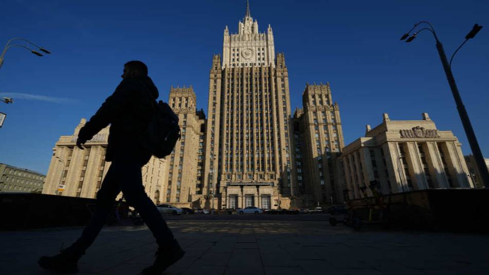 МИД: фейк о поддержке Китаем 30-дневного перемирия распространяют СМИ