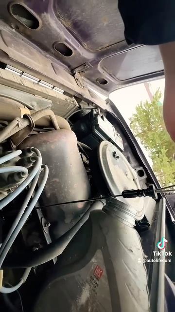 Как правильно заливать масло #жигули #ваз2105 #автолайфх