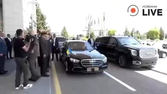 Зеленский – Путину: «Я тут. Это самое четкое послание».

Сейчас Зеленский похож на неуловимого Джо