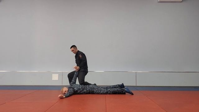 Защита от прямого  удара подошвенной частью стопы