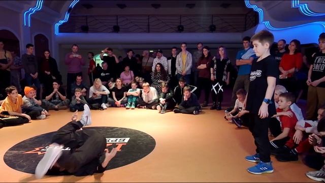12 Летие Бруклина | 1/8 breakdance beg  Plane  vs Тимур Фаткулин