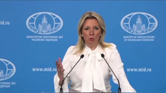 «Кто использует слово «бутафорный»? Клоун? Неудачник? Человек с вообще неизвестным образованием».