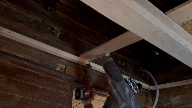 Замерзает вода. Срочно делаю потолок и утепление в технической комнате. #хочувдеревню #хутор