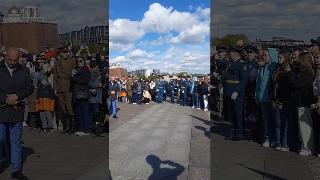 Круг Победы 2025. Возложение цветов. #1945 #9мая #деньпобеды #москва #поклоннаягора #победа