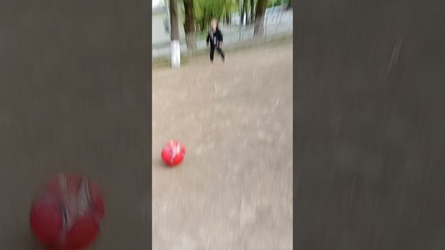 вот как нужно играть в футбол как настоящий футболист