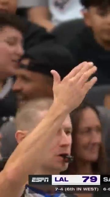 LeBron wanted a bounce pass to get around Wemby