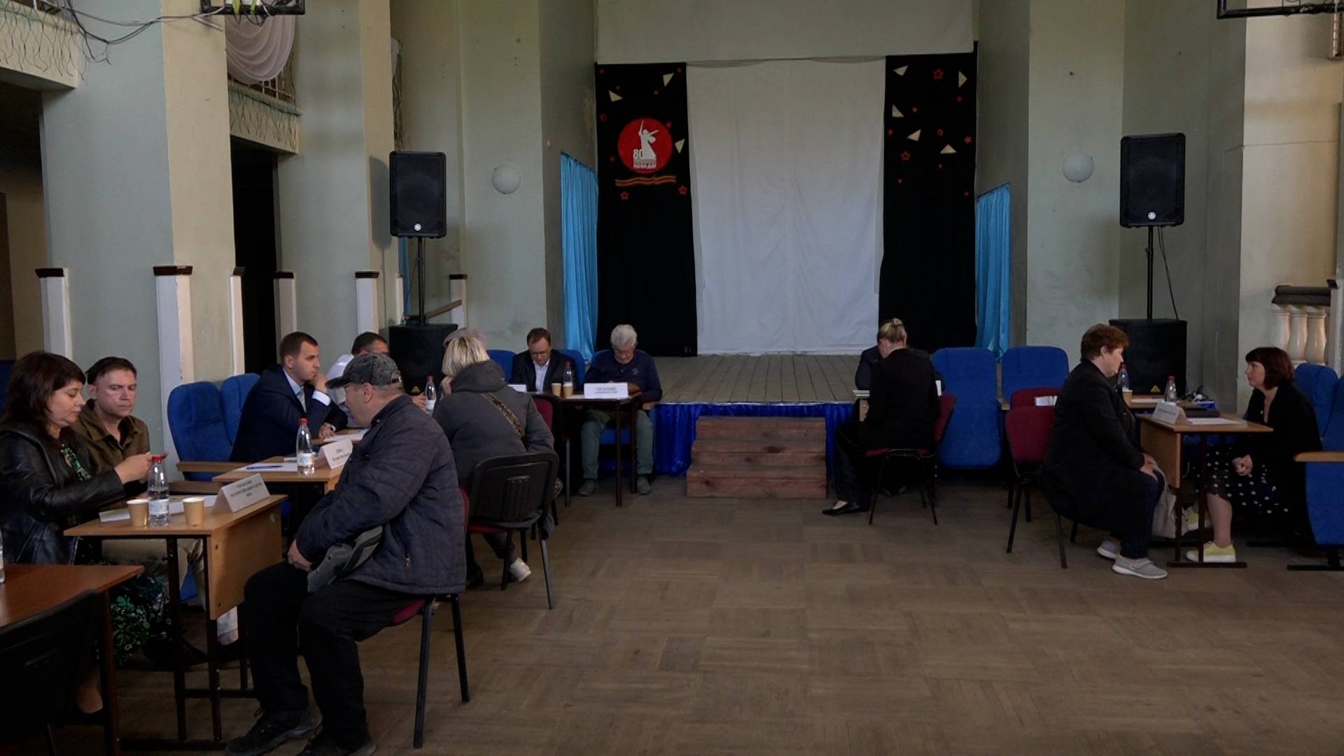 Жители Черноморского поселения озвучили свои проблемы в ходе выездной приемной администрации района