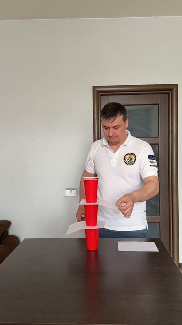 челлендж со стаканчиками