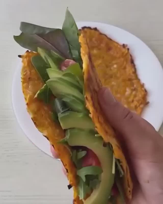 Морковная тортилья с сыром