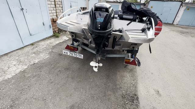 Лодка бриз 390