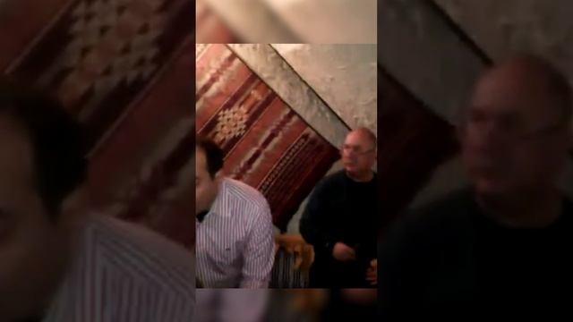 Тимур Муминов у микрофона  ("Город, которого нет",  муз.  - И.Корнелюк, стихи - Р.Лисиц)