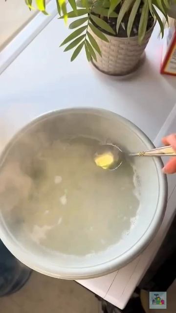 Ещё один способ отбеливания белых вещей 🌀

👍 если было полезно
