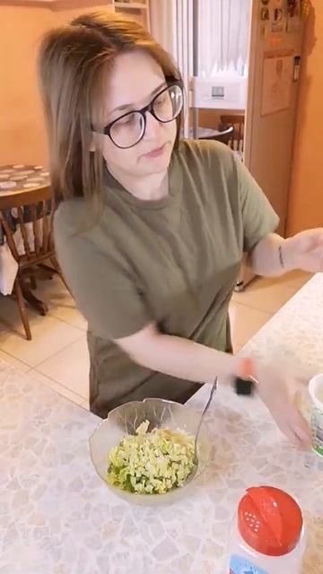 Бутерброды с яйцами в духовке