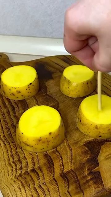 Пирамидка из курицы и овощей