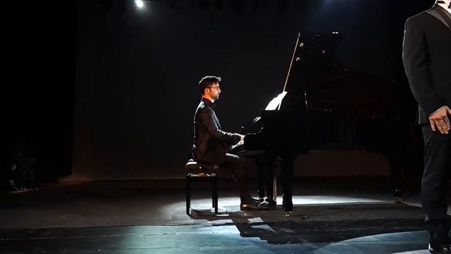 Наиль Акперов - Küçələrə su səpmişəm