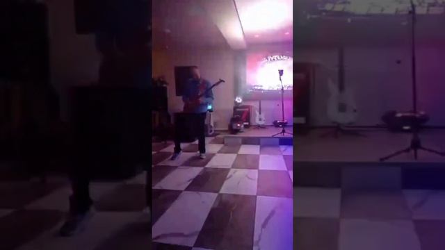 Концерт в кафе "Поляна" Нарезка видео с телефонов.