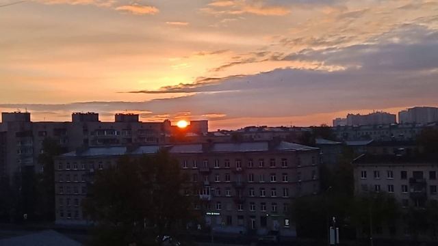 15-05-2025 Солнце встаёт над городом Ленина.