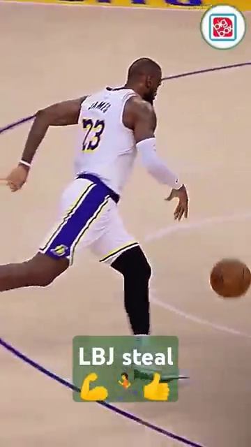 LEBRON JAMES 👑 fastbreak! #lebronjames #nba #shorts