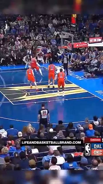 KYRIE CAN’T BE GUARDED 😱 ｜ #basketball #nba #shorts
