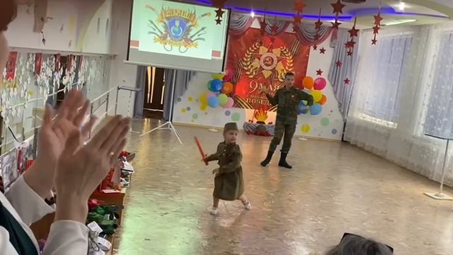 С Днем Республики
